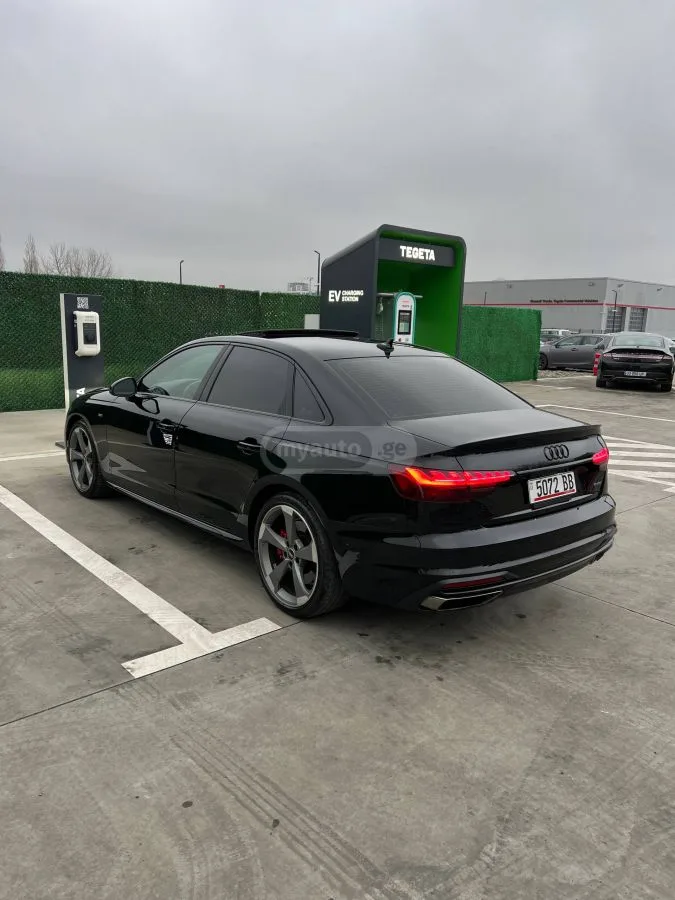 Audi A4 45 S line Premium 4dr All-Whee 2023 — миниатюра 4
