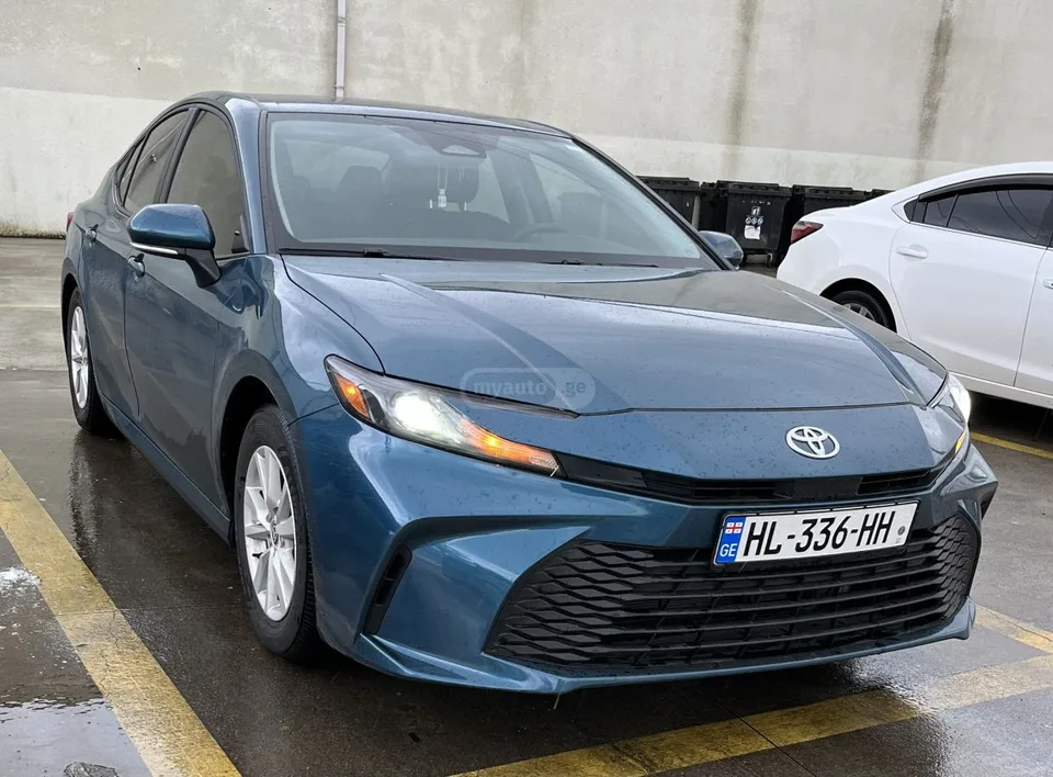 Toyota Camry 2025 — миниатюра 2