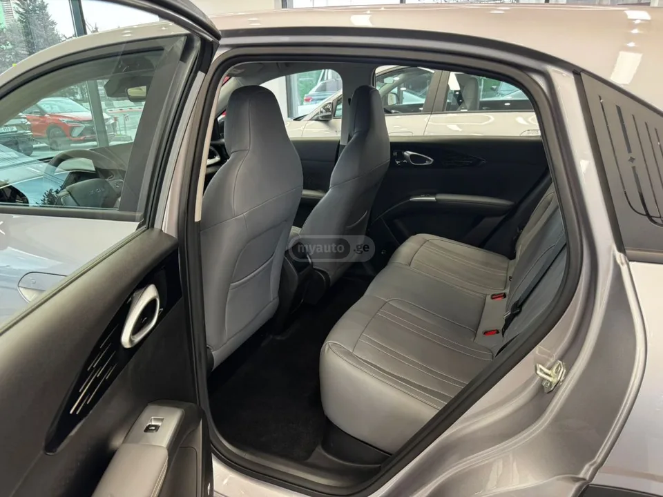 Geely Geometry C 2025 — миниатюра 3