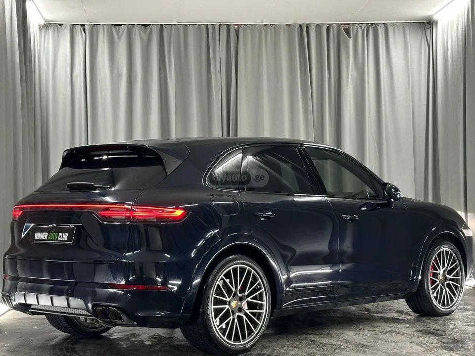 Porsche Cayenne 2022 — миниатюра 2