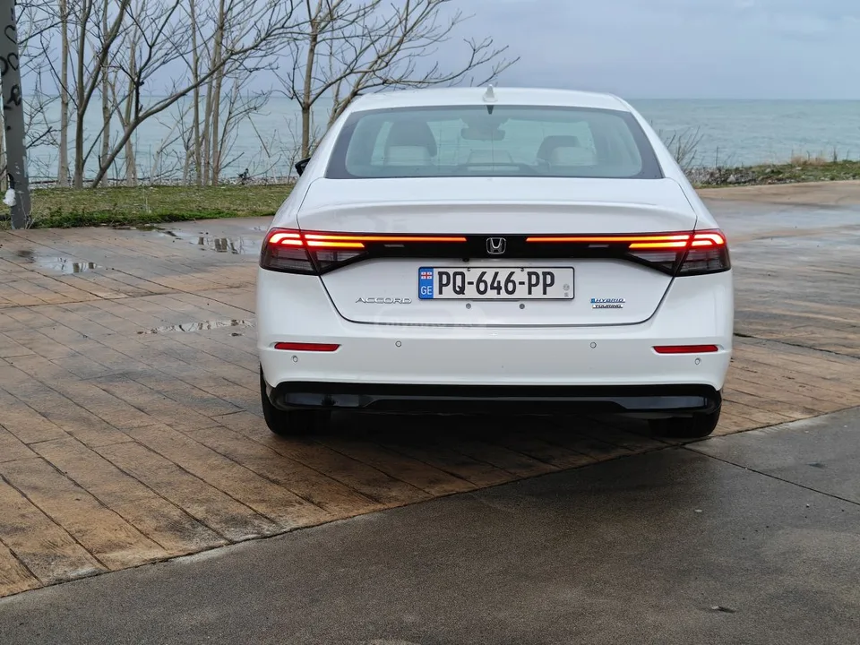 Honda Accord Touring 2024 — миниатюра 3