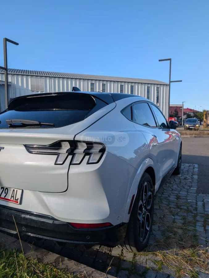 Ford Mustang Mach-E GT 4dr All-Wheel Drive Automat 2023 — миниатюра 5