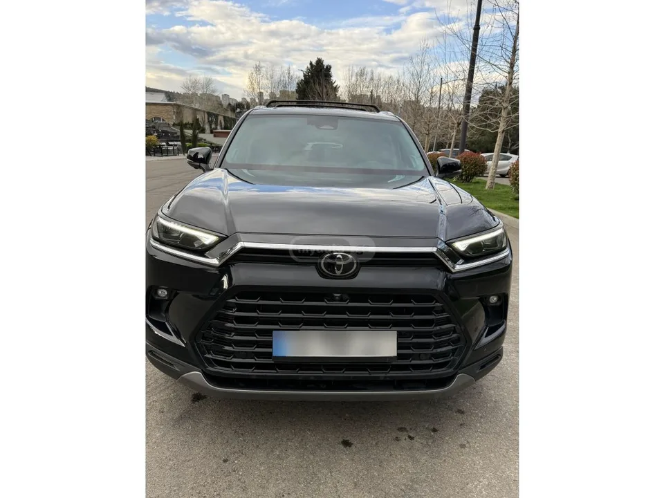 Toyota Highlander 2024 — фото 1, купить с доставкой в Москву