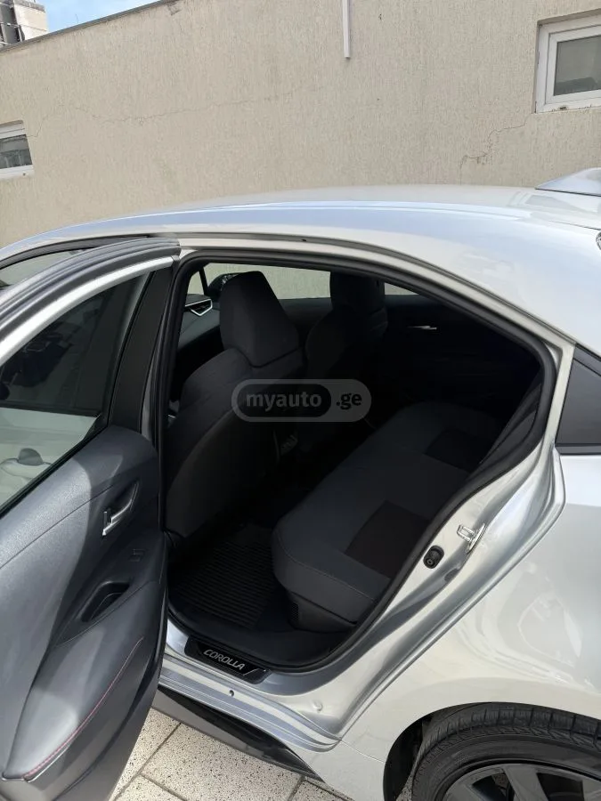 Toyota Corolla Se 2025 — миниатюра 3