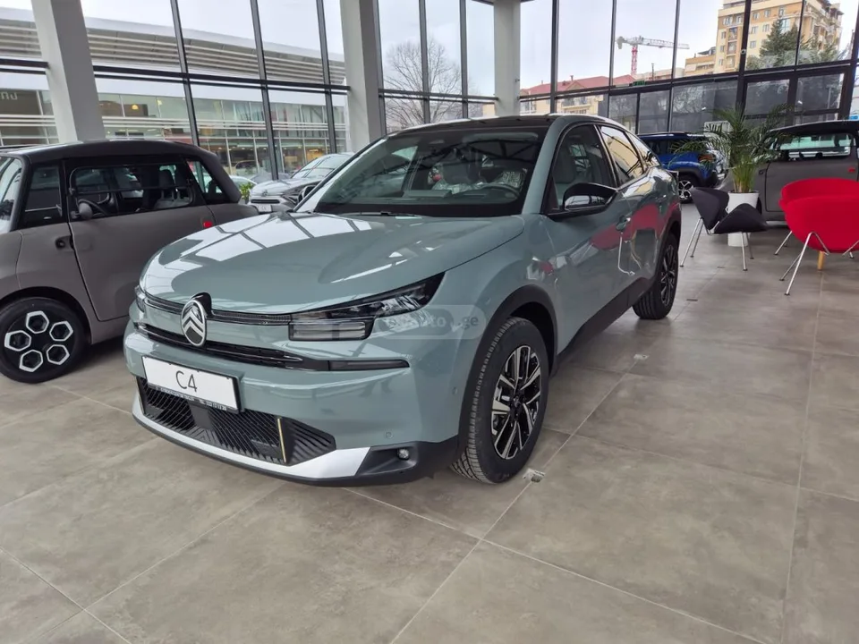 Citroen C4 2025 — фото 1, купить с доставкой в Москву