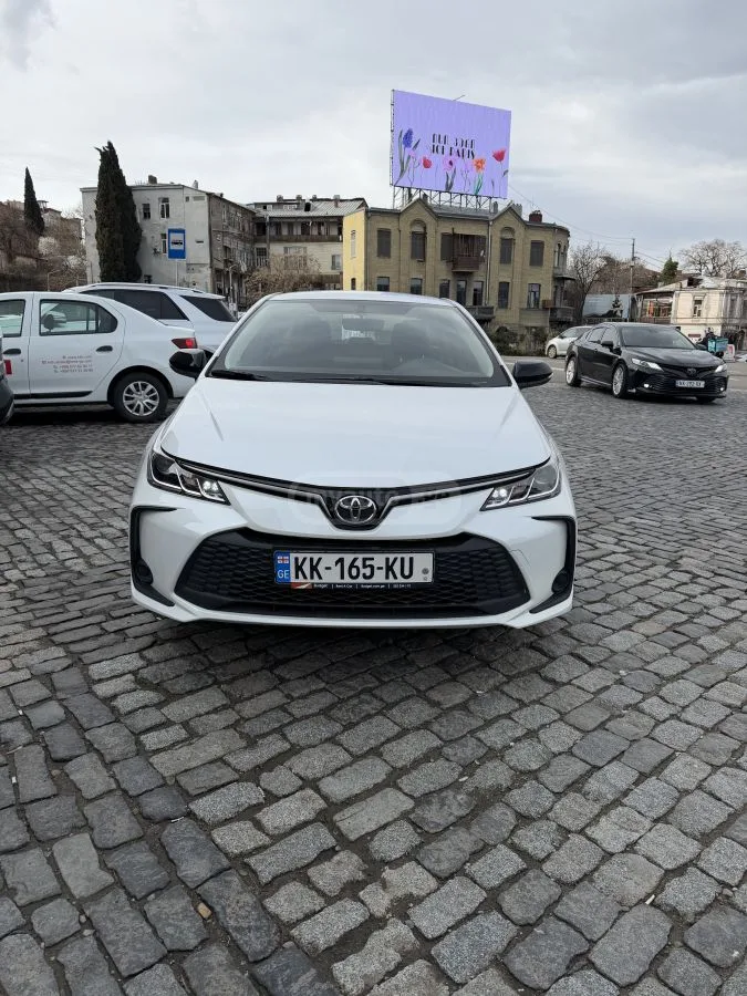 Toyota Corolla 2025 — фото 1, купить с доставкой в Москву