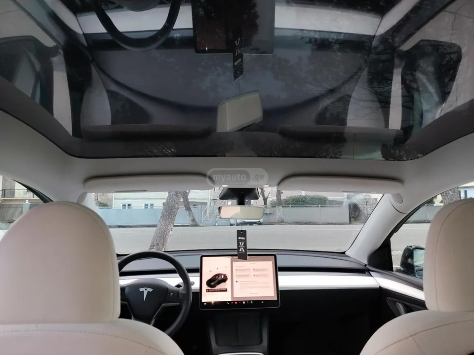 Tesla Model Y 2023 — миниатюра 4