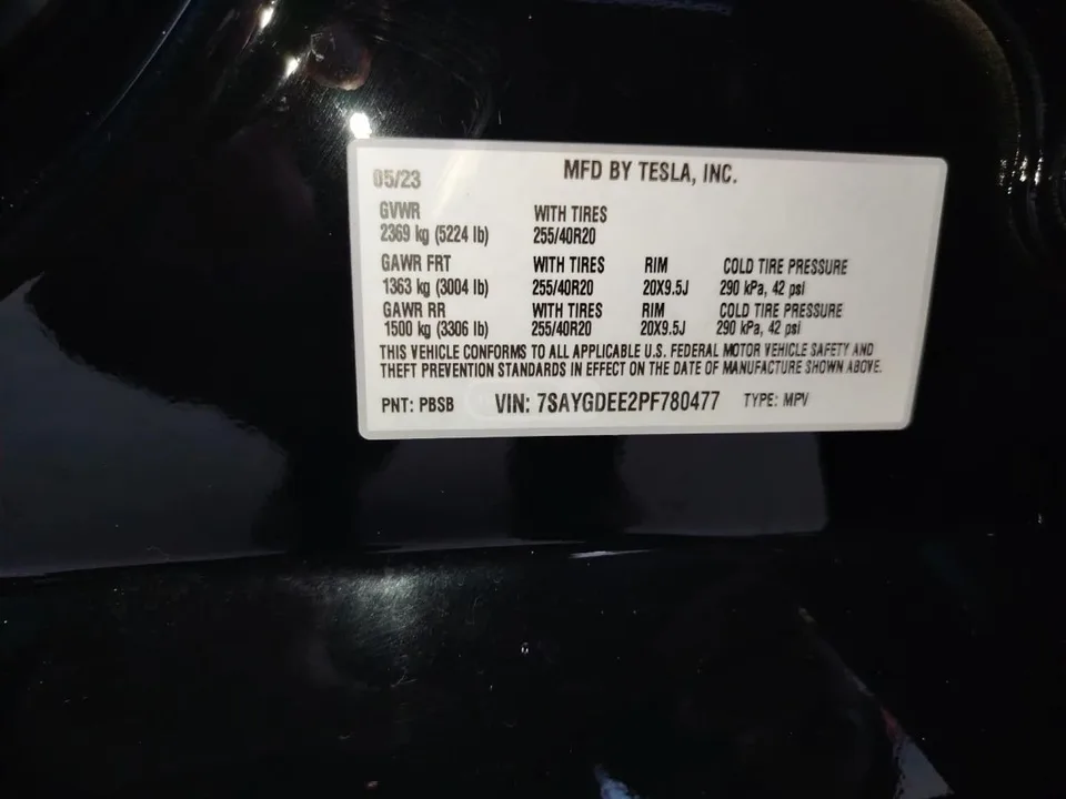 Tesla Model Y 2023 — миниатюра 5