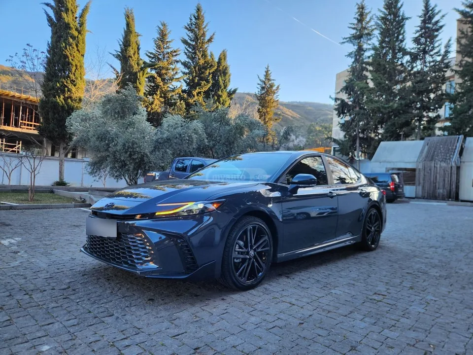 Toyota Camry 2025 — миниатюра 3