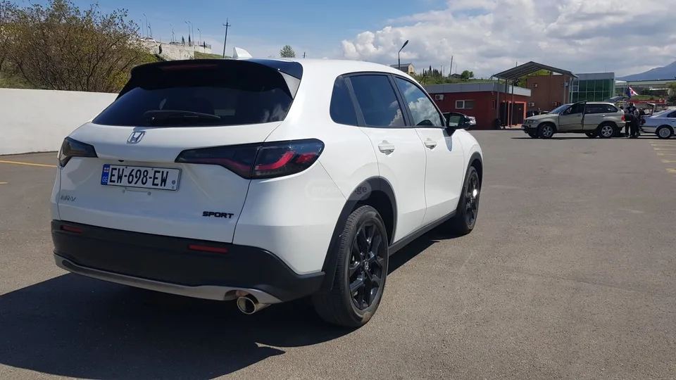 Honda HR-V Sport 4dr All-Wheel Drive CVT 2023 — миниатюра 4