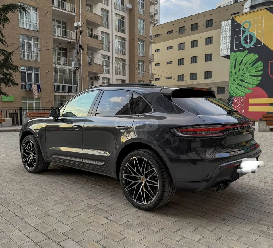 Porsche Macan 2022 — миниатюра 2