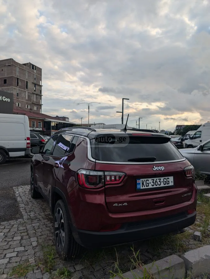 Jeep Compass Latitude 4dr 4x4 Automatic 2022 — миниатюра 4