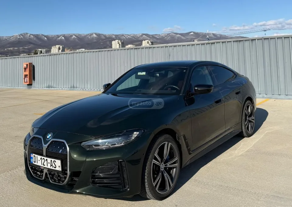 BMW i4 eDrive 40 2023 — фото 1, купить с доставкой в Москву