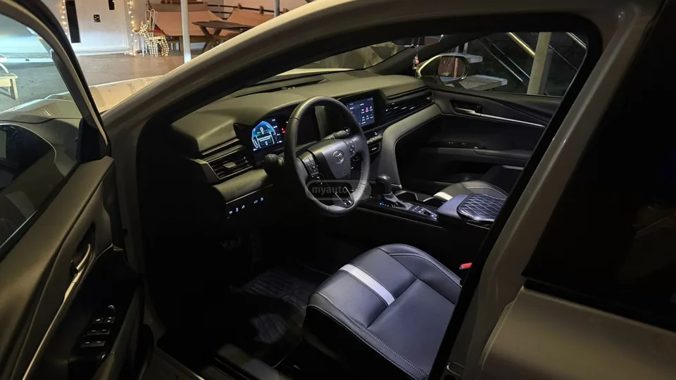 Toyota Camry 2024 — миниатюра 2