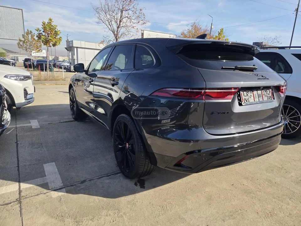 Jaguar F-Pace 2022 — миниатюра 5