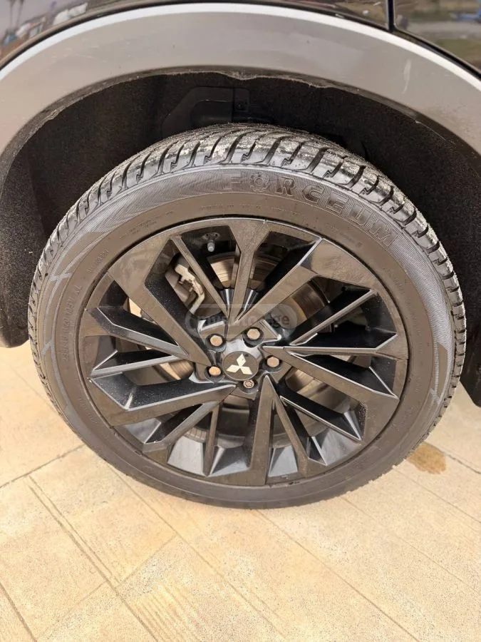 Mitsubishi Outlander SE Black Edition 2023 — миниатюра 4