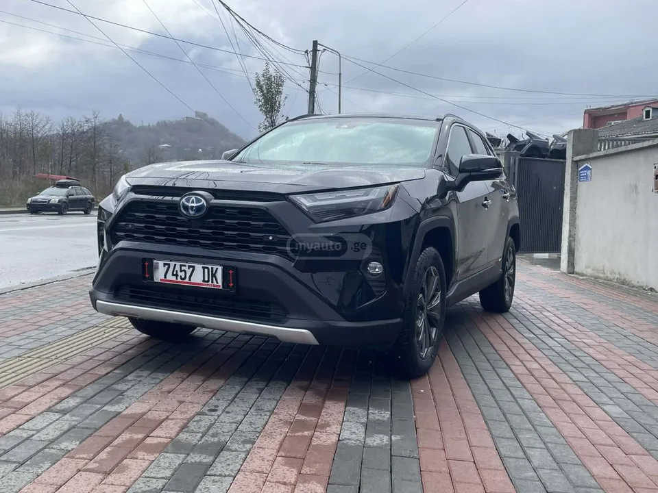 Toyota RAV 4 Limited 4dr All-Wheel Drive Au 2022 — фото 1, купить с доставкой в Москву