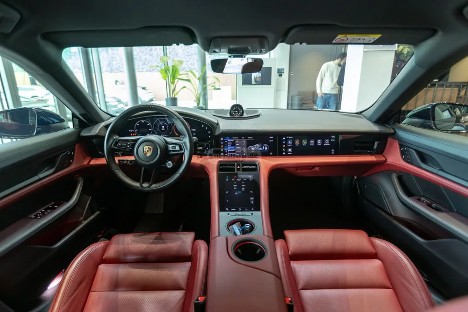 Porsche Taycan 4 S Cross Turismo 2023 — миниатюра 4