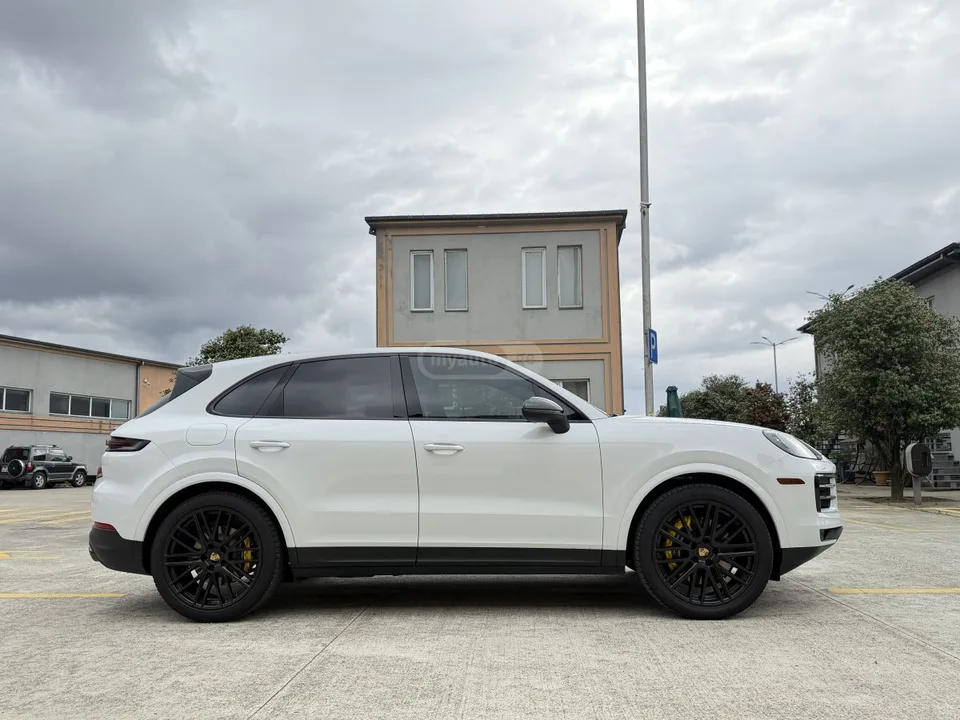 Porsche Cayenne 2024 — миниатюра 3