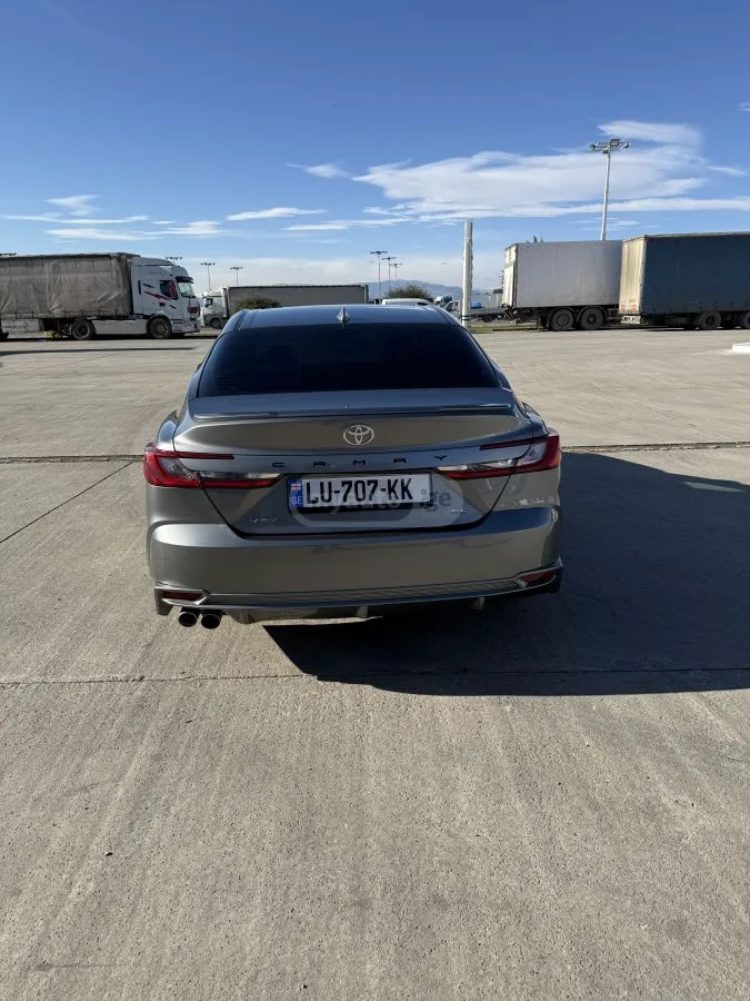Toyota Camry Se 2024 — миниатюра 2