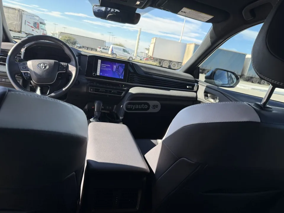 Toyota Camry Se 2024 — миниатюра 5