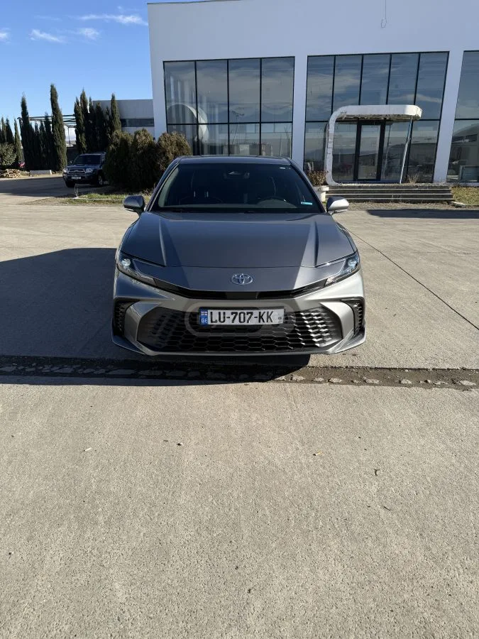Toyota Camry Se 2024 — фото 1, купить с доставкой в Москву