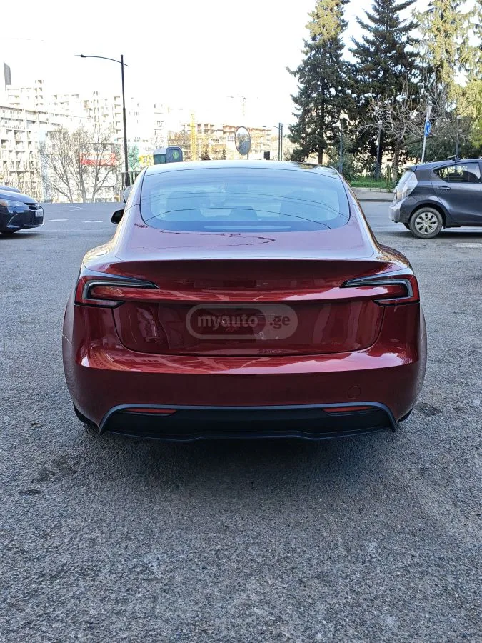 Tesla Model 3 Long Range 2025 — миниатюра 2