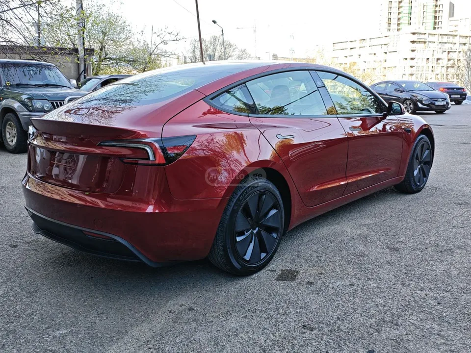Tesla Model 3 Long Range 2025 — миниатюра 4