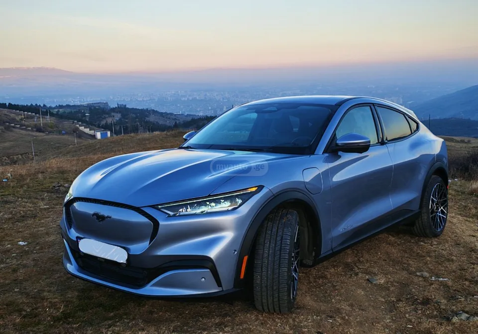 Ford Mustang Mach-E Select 4dr 4x2 Automatic 2022 — миниатюра 5