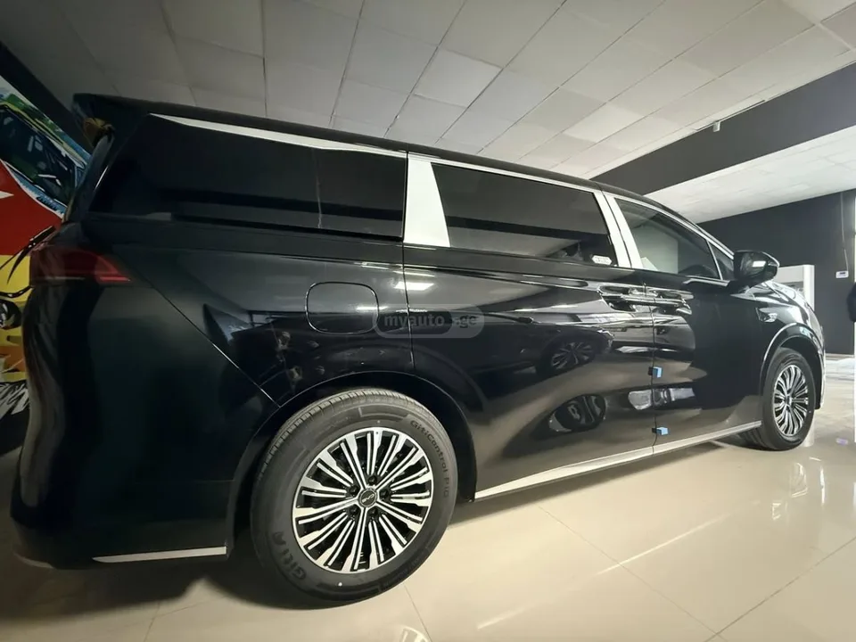 BYD M9 2025 — миниатюра 4