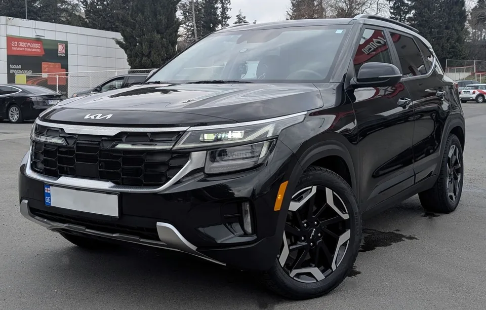 Kia Seltos SX Turbo 2024 — фото 1, купить с доставкой в Москву