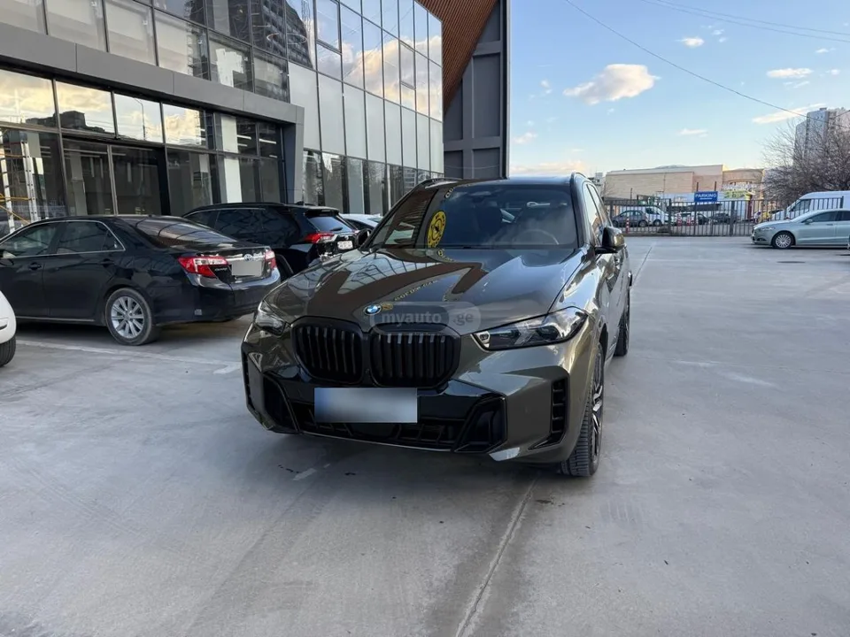 BMW X5 xDrive40i 4dr All-Wheel Drive 2023 — фото 1, купить с доставкой в Москву
