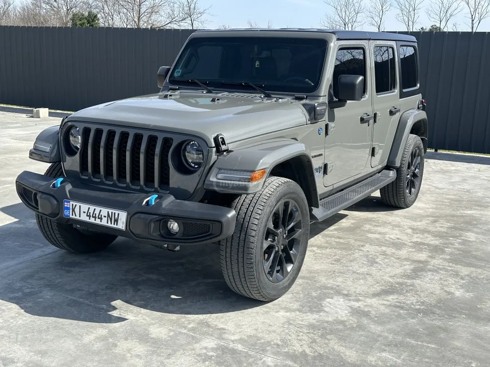 Jeep Wrangler 2023 — фото 1, купить с доставкой в Москву
