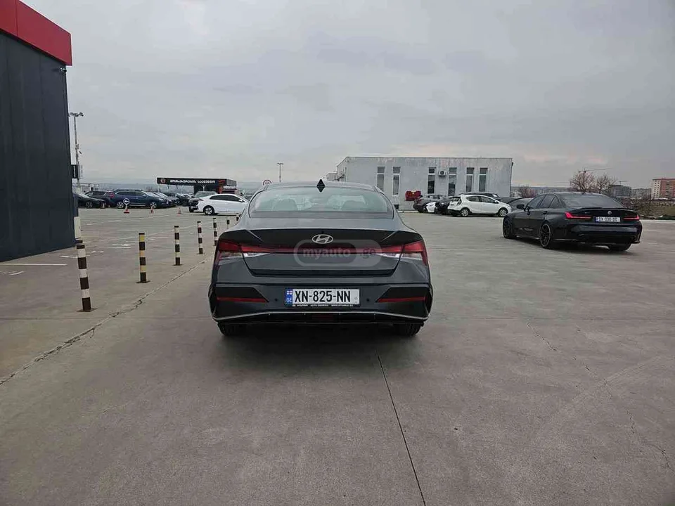 Hyundai Elantra Hyundai Elantra 2025 — миниатюра 5