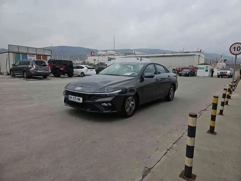 Hyundai Elantra 2025 купить в Москве