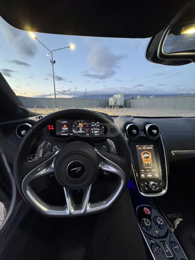 McLaren GT 2022 — миниатюра 3