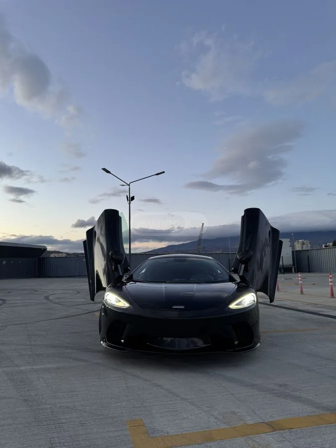 McLaren GT 2022 — фото 1, купить с доставкой в Москву
