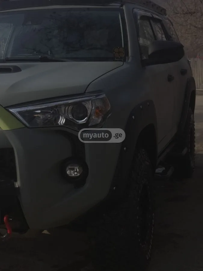 Toyota 4 Runner 2022 — миниатюра 4