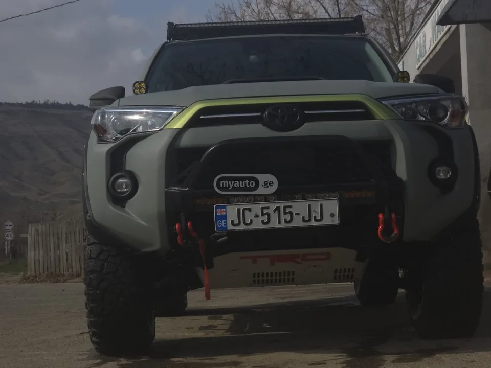 Toyota 4 Runner 2022 — фото 1, купить с доставкой в Москву