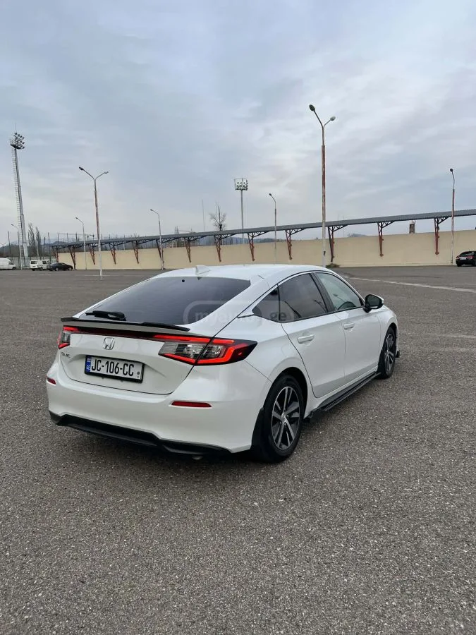 Honda Civic LX 4dr Hatchback CVT 2024 — миниатюра 3