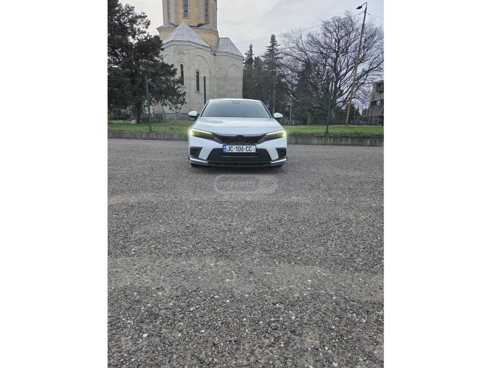 Honda Civic LX 4dr Hatchback CVT 2024 — миниатюра 5