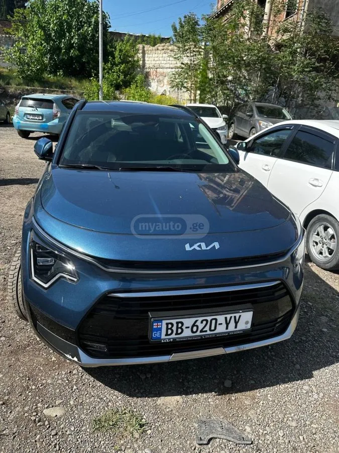 Kia Niro 2023 — фото 1, купить с доставкой в Москву
