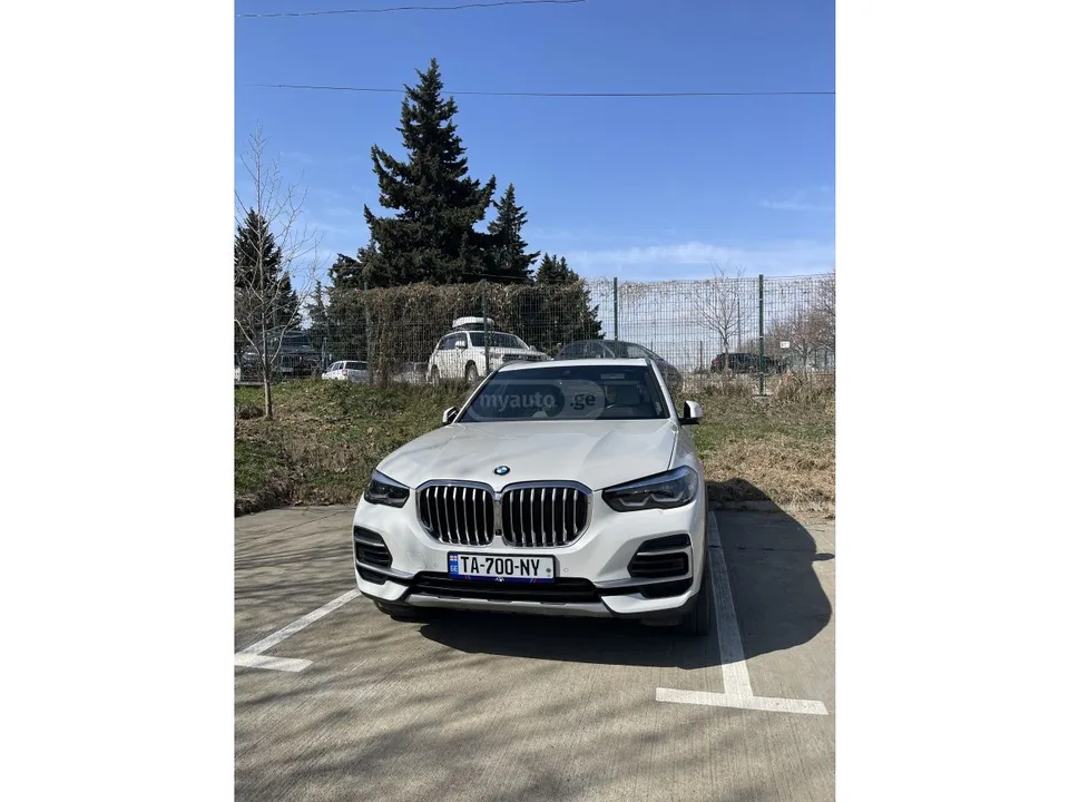 BMW X5 xDrive40i 4dr All-Wheel Drive 2023 — фото 1, купить с доставкой в Москву