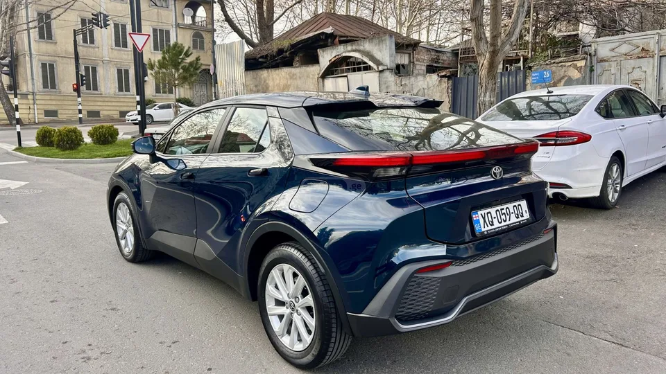Toyota CHR 2024 — миниатюра 3