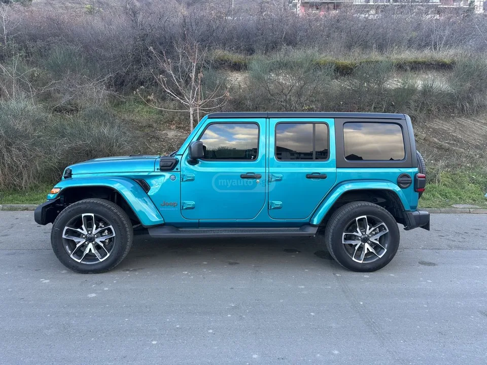 Jeep Wrangler 2024 — фото 1, купить с доставкой в Москву
