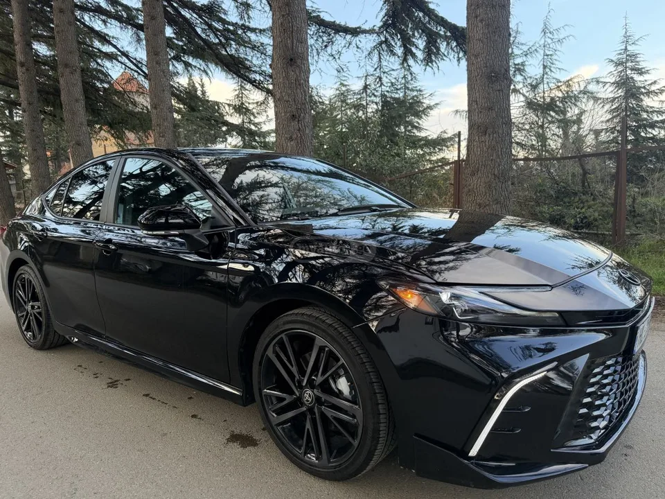 Toyota Camry 2025 — миниатюра 3