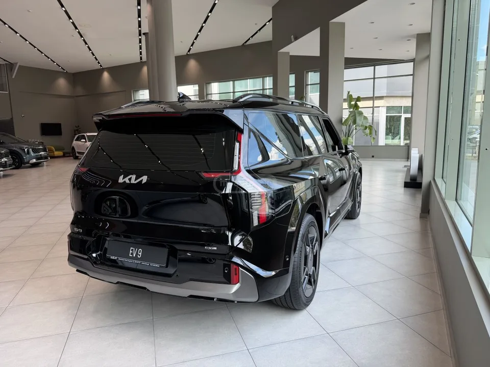 Kia EV6 2025 — миниатюра 3