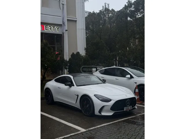 Mercedes-Benz AMG GT 63
