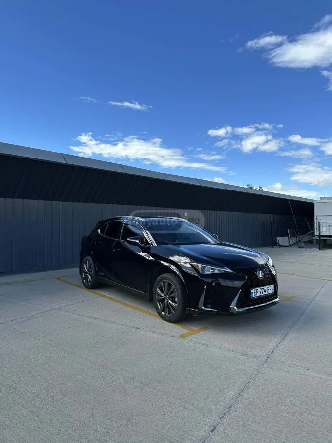Lexus UX 250 h F SPORT 4dr All-Wheel Drive CV 2022 — фото 1, купить с доставкой в Москву