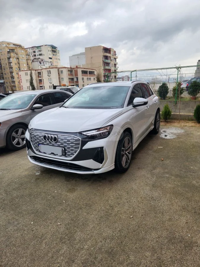 Audi Q4 E-Tron Premium + 2023 — фото 1, купить с доставкой в Москву